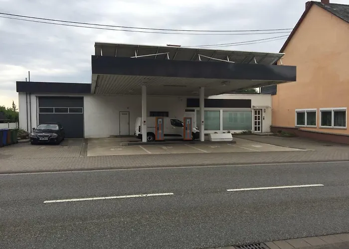 Alte Tankstelle